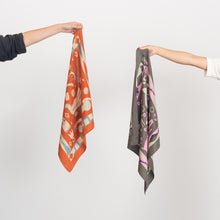 Load image into Gallery viewer, Grey Caucasus Scarf